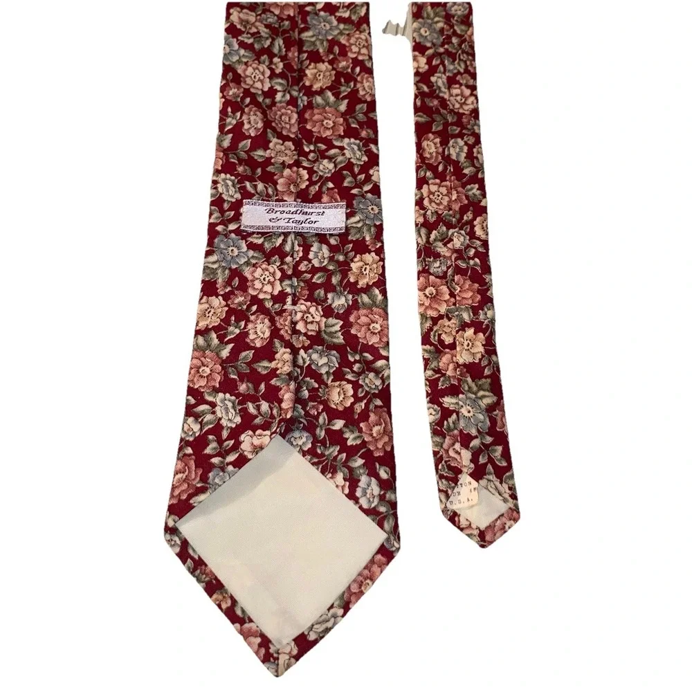 Vintage Broadhurst & Taylor Mens‎ Necktie Red Floral 100% Cotton 58